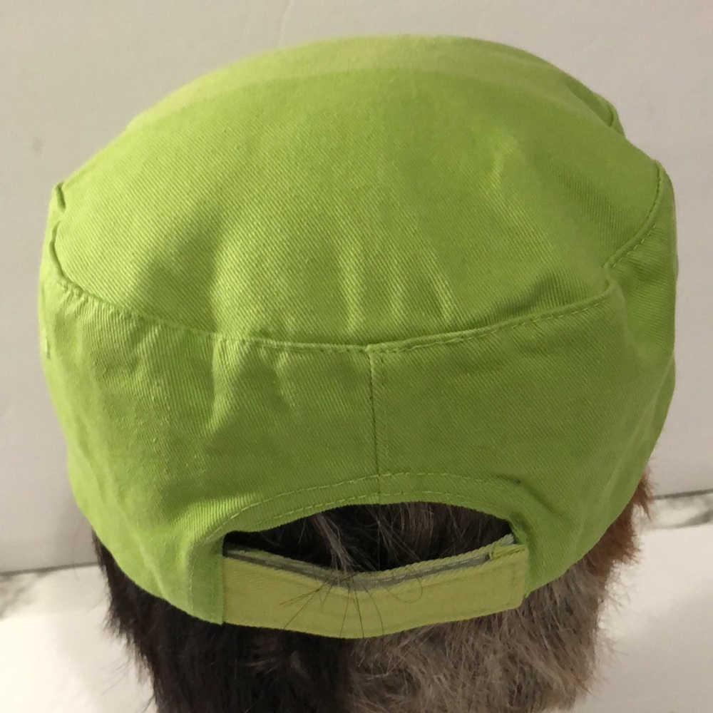 New Beautiful hat - Picture 2 of 5